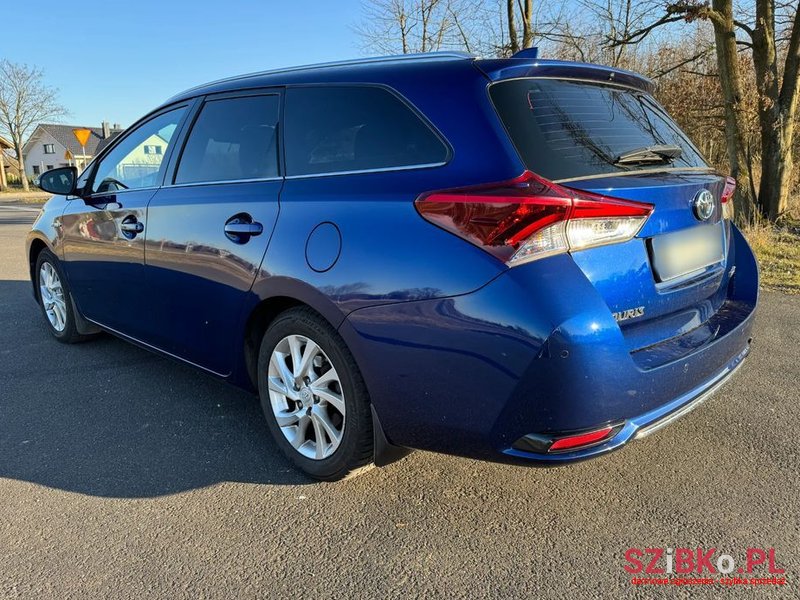 2018' Toyota Auris Hybrid 135 Premium photo #4