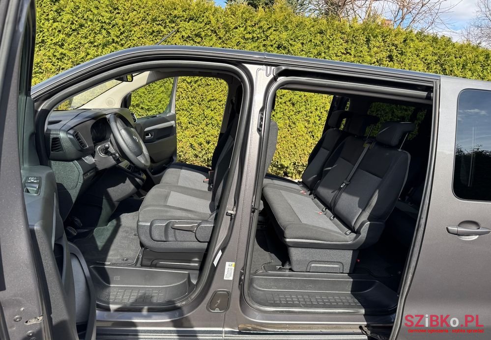 2018' Toyota ProAce Verso photo #1