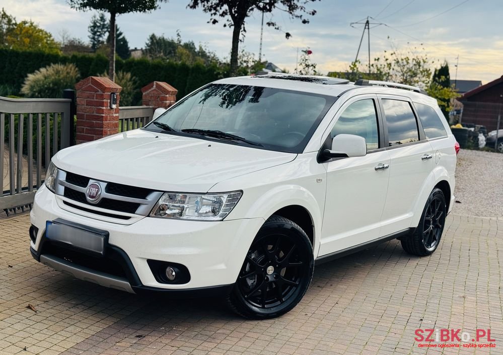 2013' Fiat Freemont photo #1