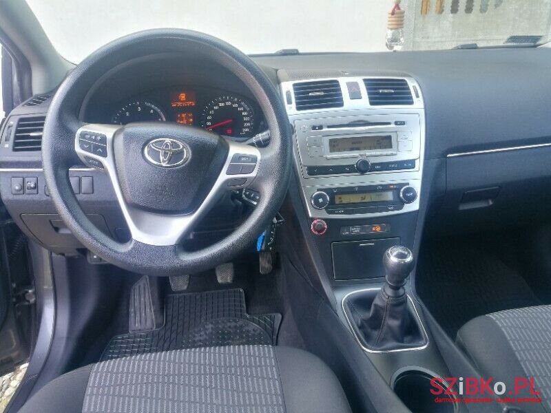 2012' Toyota Avensis photo #3