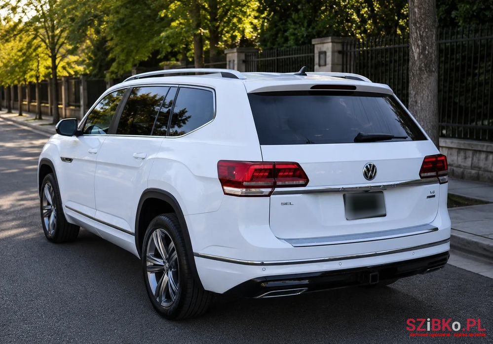 2019' Volkswagen Atlas photo #2