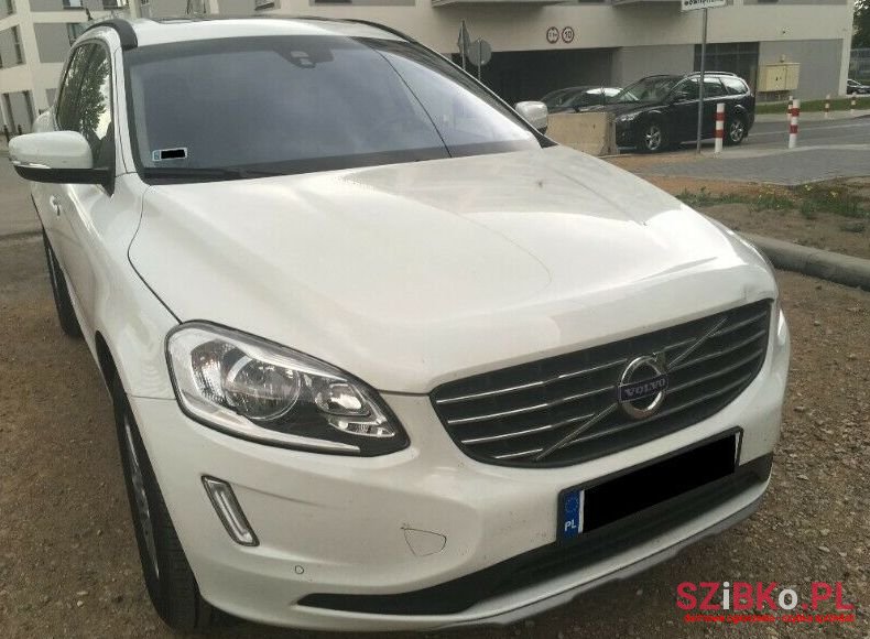 2017' Volvo XC60 photo #2