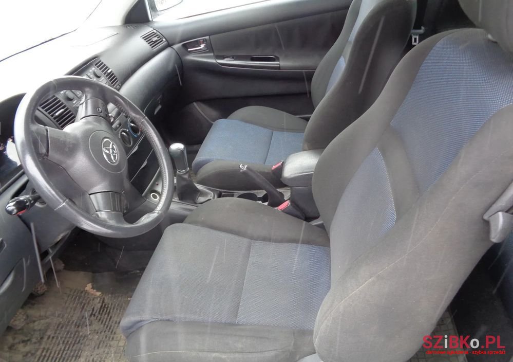 2004' Toyota Corolla photo #5