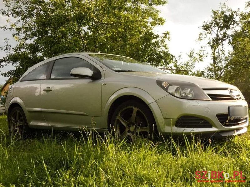 2005' Opel Astra Gtc 1.6 photo #4