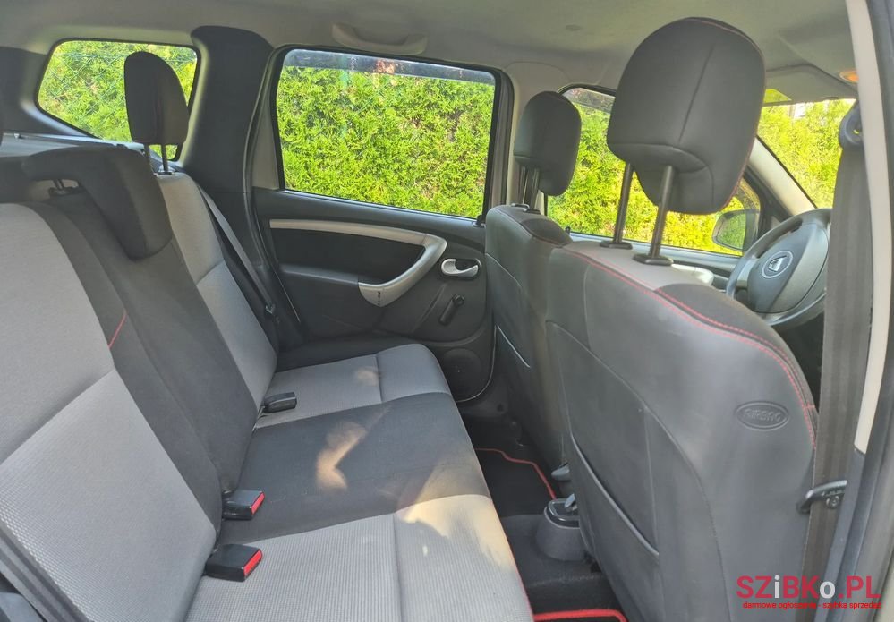 2012' Dacia Duster 1.6 Laureate photo #5