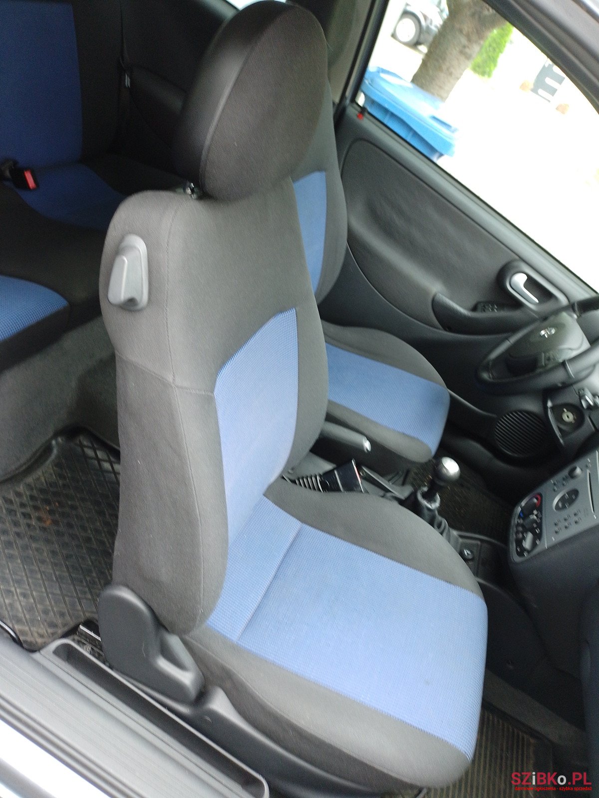 2004' Opel Corsa C photo #5