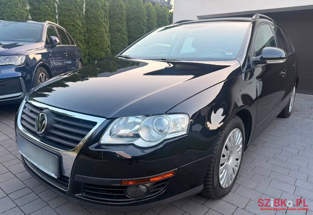2010' Volkswagen Passat photo #3