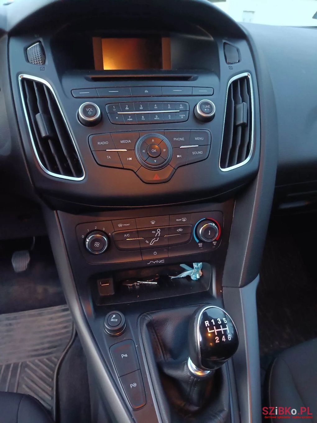 2017' Ford Focus photo #6