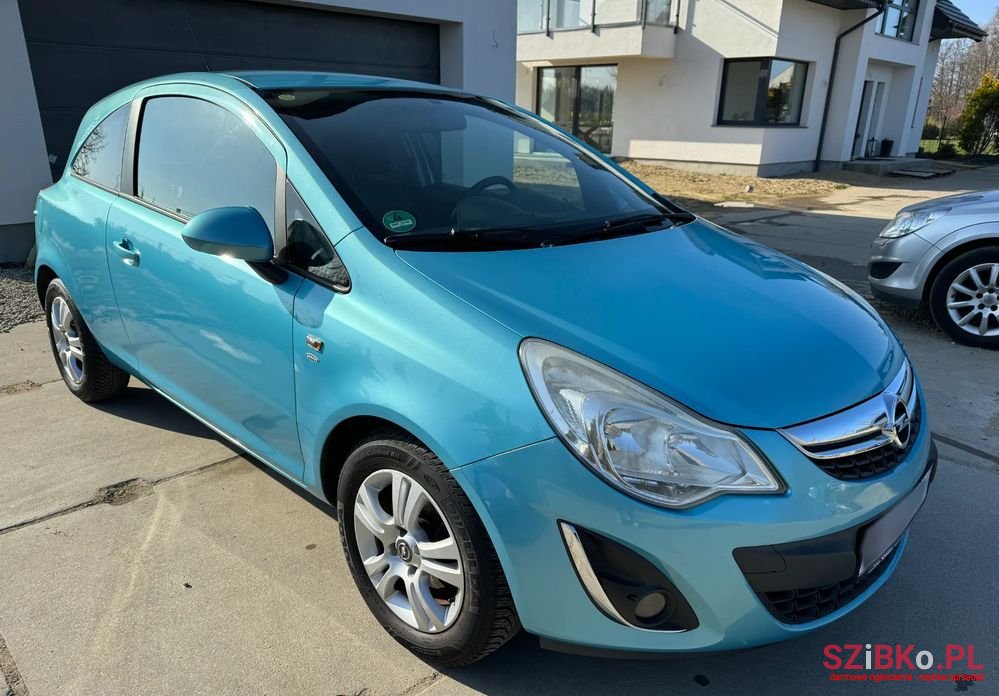 2011' Opel Corsa photo #3