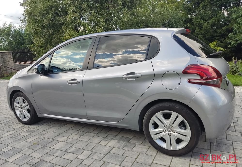 2019' Peugeot 208 photo #6