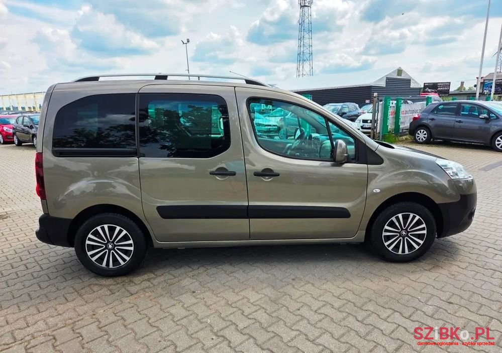 2013' Peugeot Partner photo #5