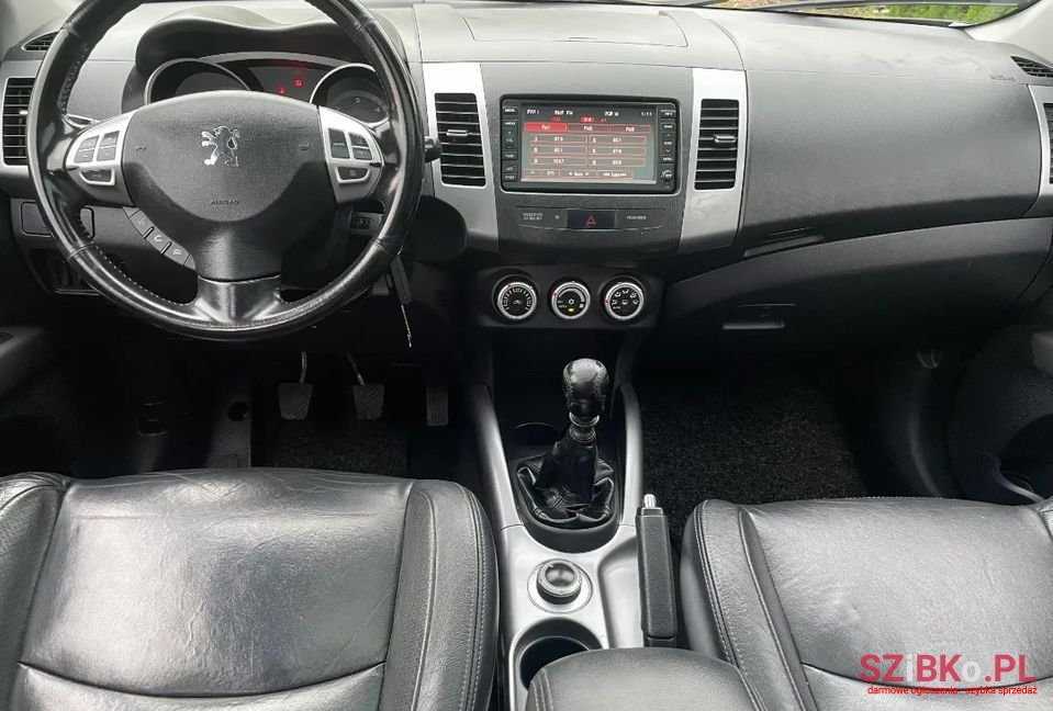 2009' Peugeot 4007 photo #2