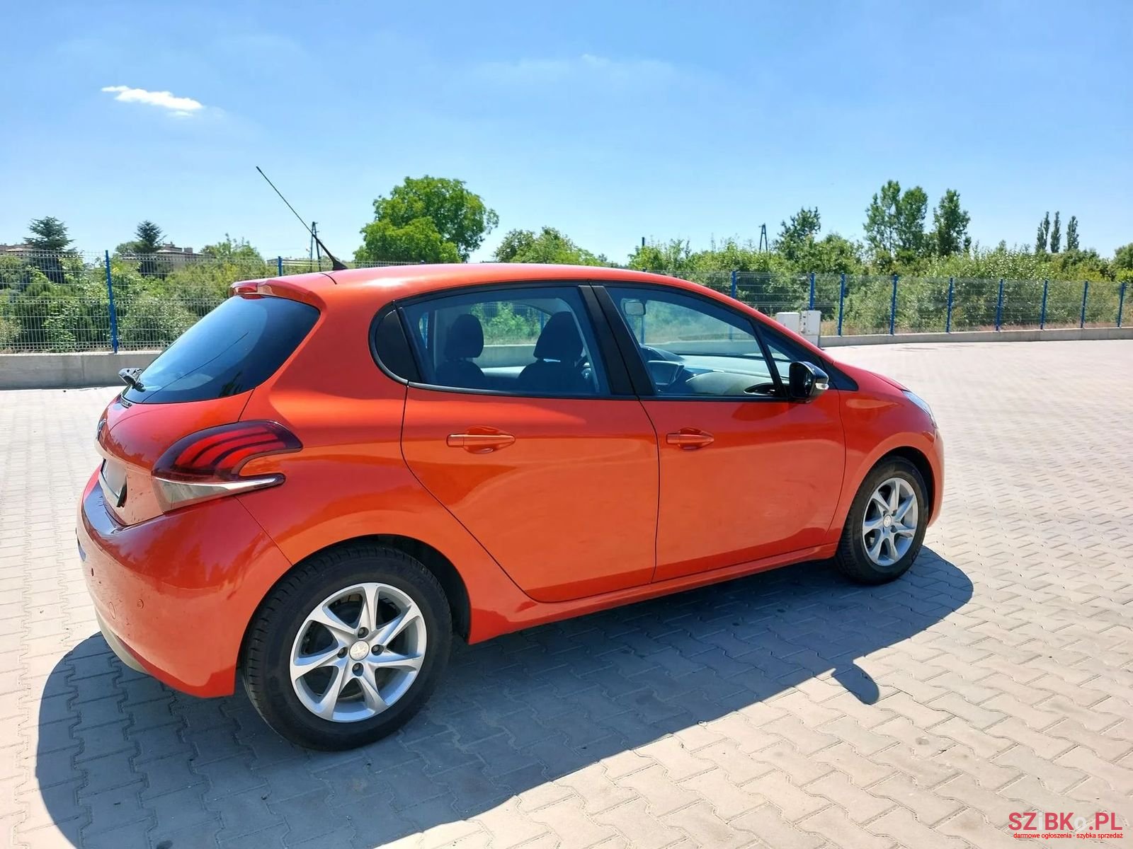 2016' Peugeot 208 photo #6