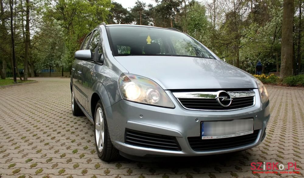 2006' Opel Zafira 1.9 Cdti Elegance photo #2