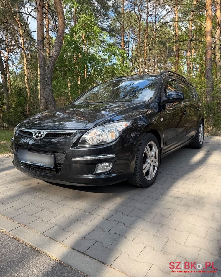 2009' Hyundai i30 1.6 Crdi Comfort photo #4