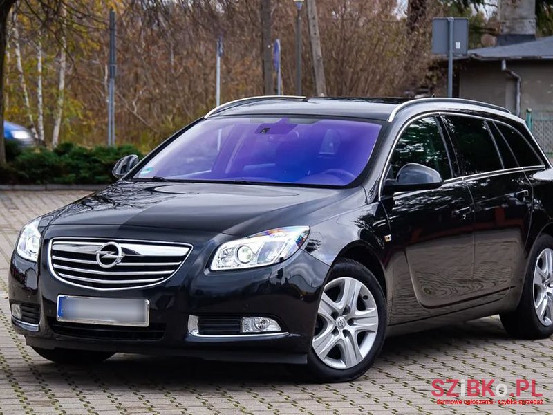 2011' Opel Insignia 1.4 T Cosmo S&S photo #2
