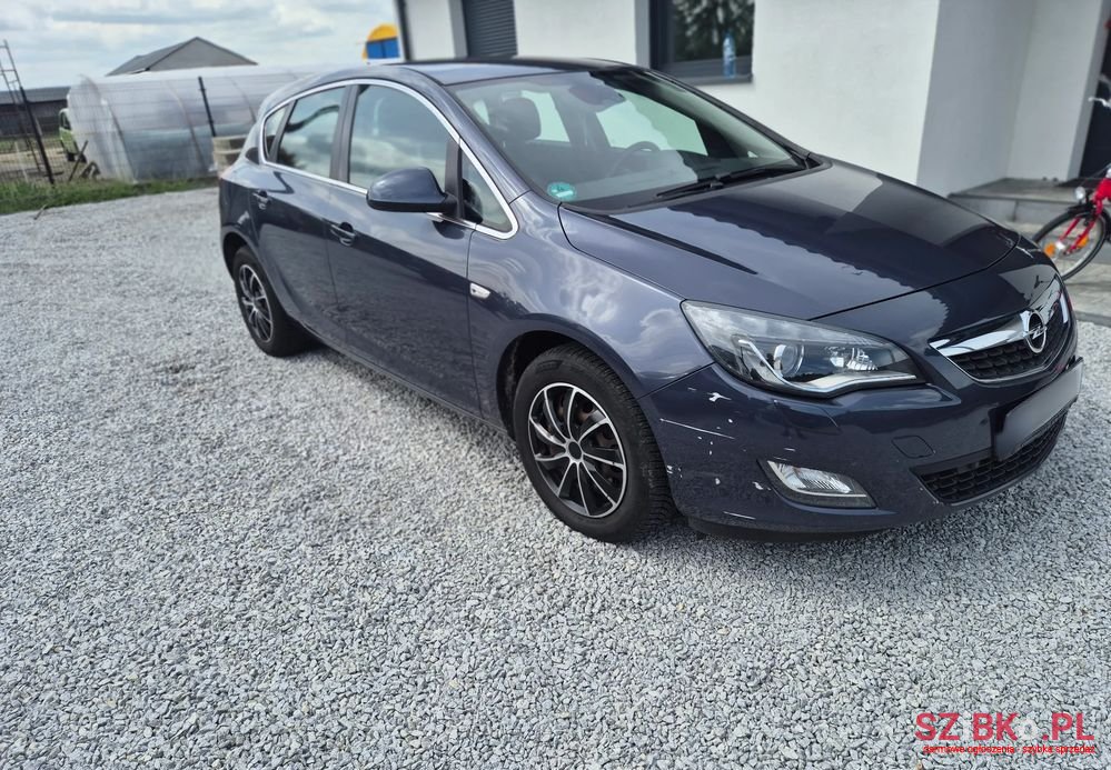 2010' Opel Astra 1.4 Ecoflex Cosmo photo #4