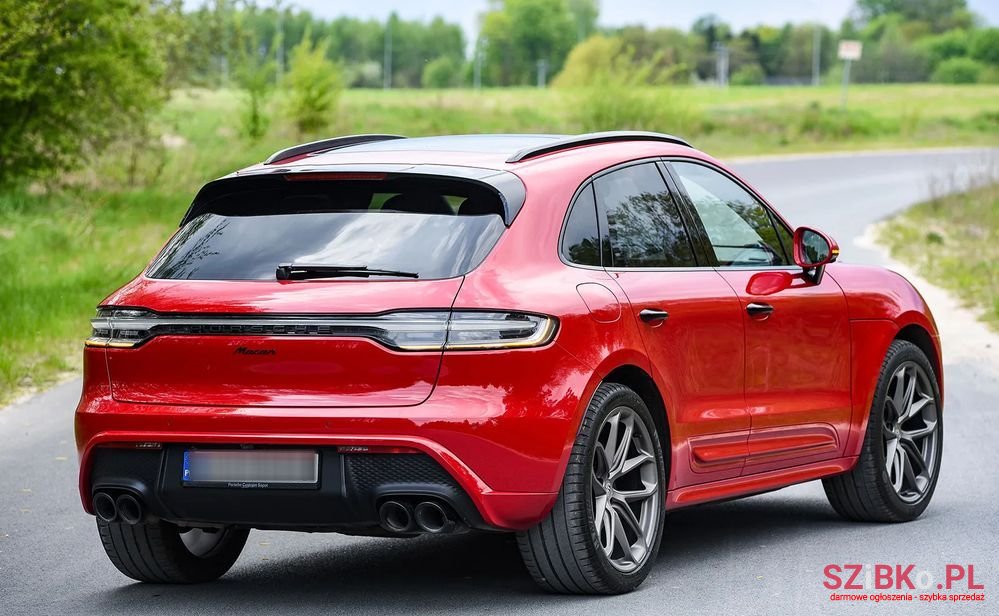 2022' Porsche Macan Standard photo #2