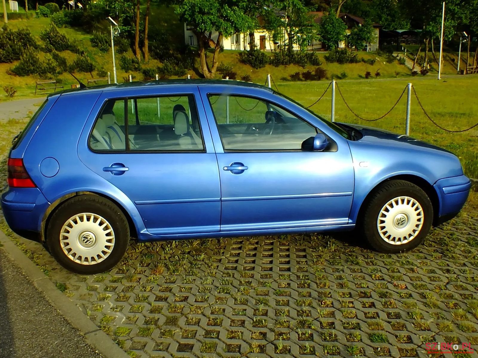 2000' Volkswagen Golf photo #5
