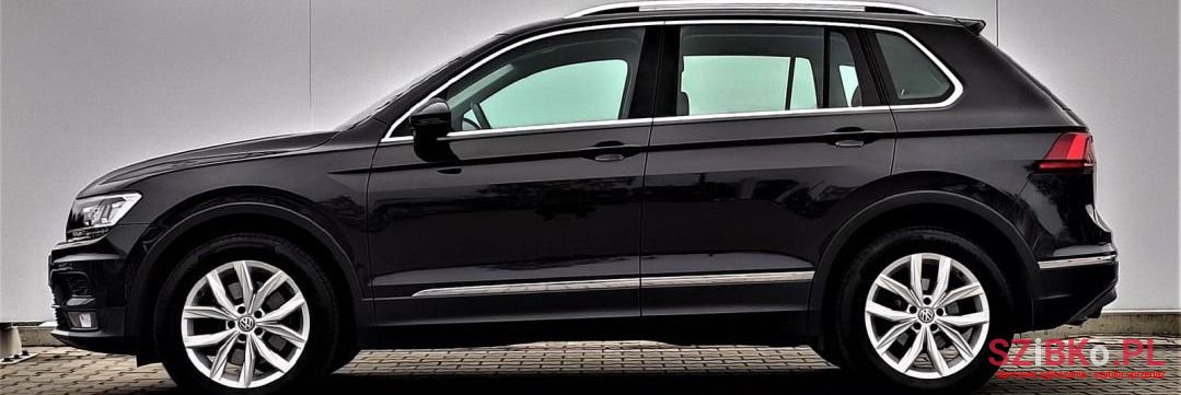 2017' Volkswagen Tiguan photo #3