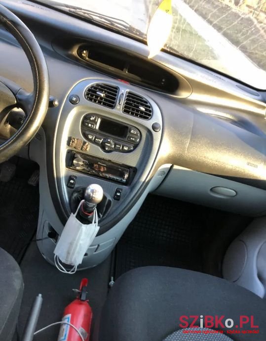 2005' Citroen Xsara Picasso photo #5