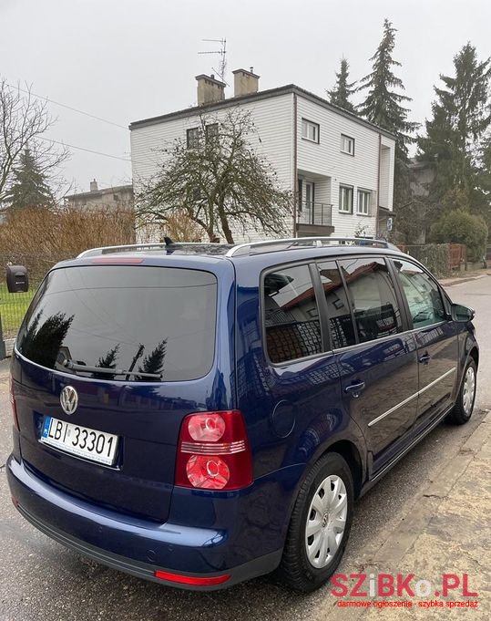 2009' Volkswagen Touran photo #6