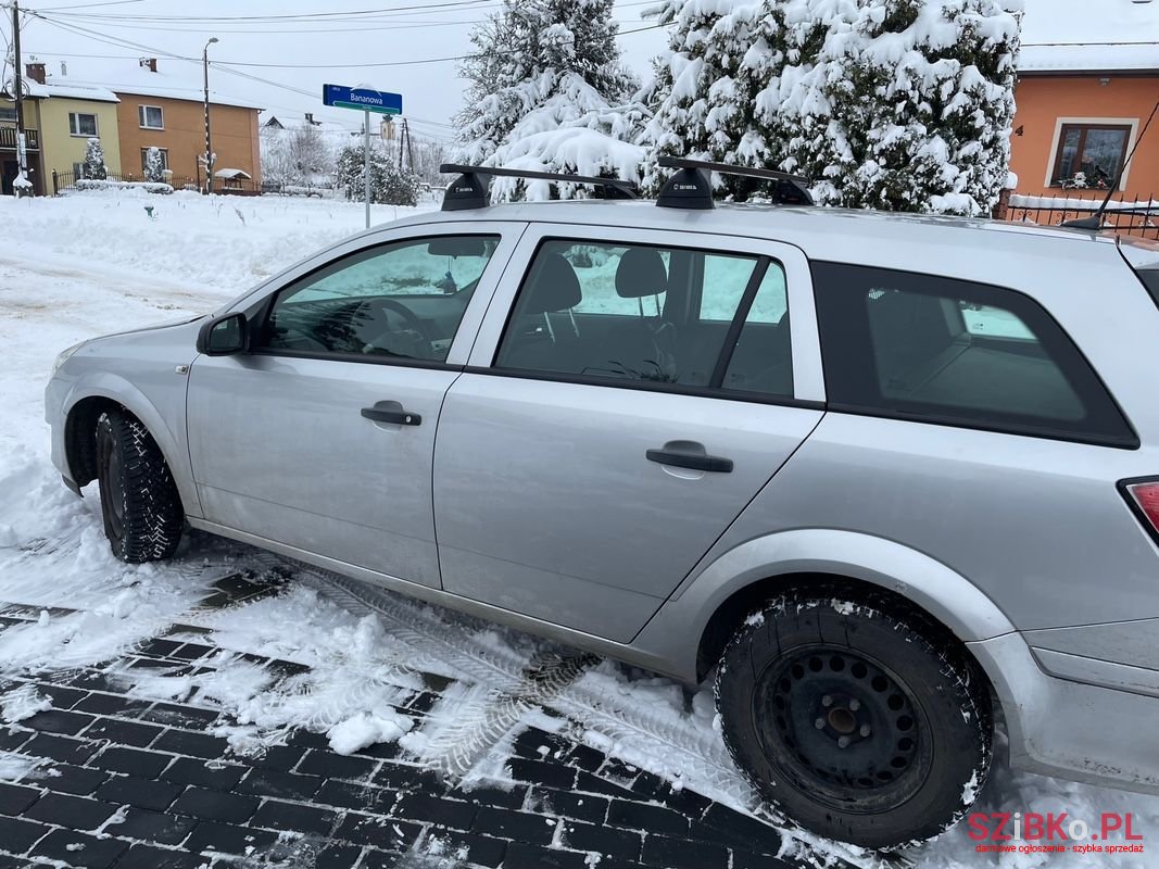 2008' Opel Astra photo #4