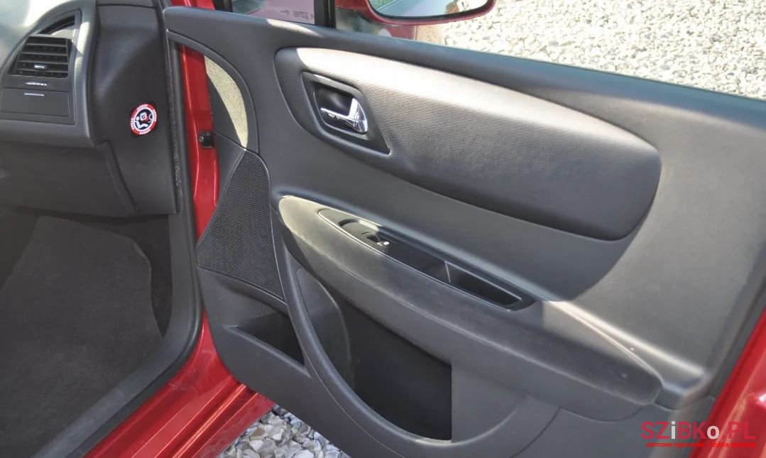 2008' Citroen C4 photo #2