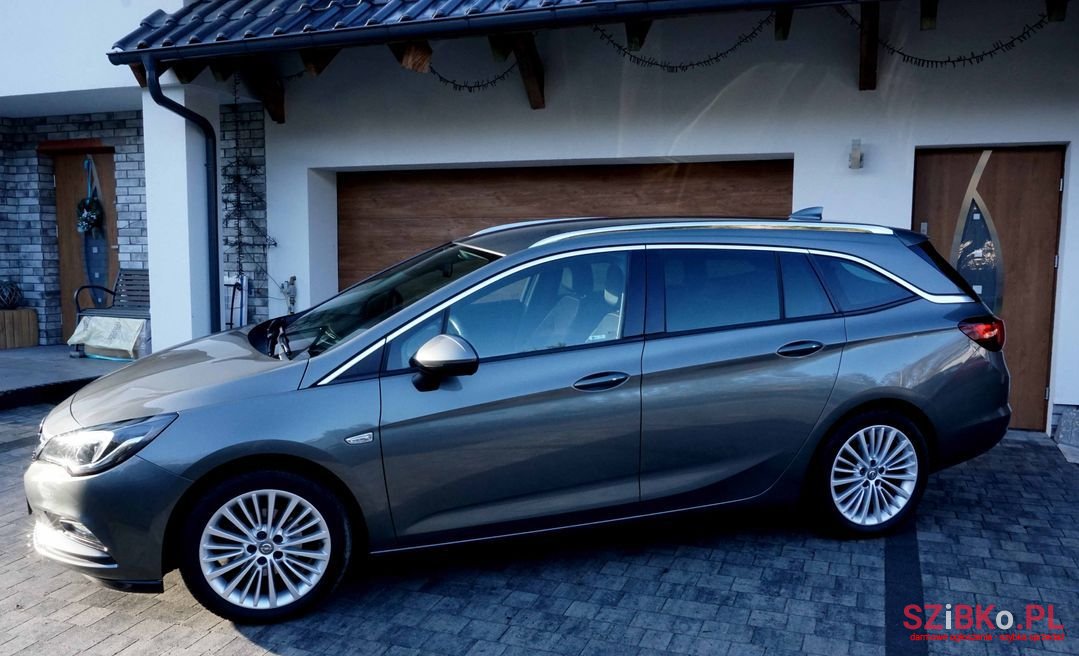 2016' Opel Astra photo #1