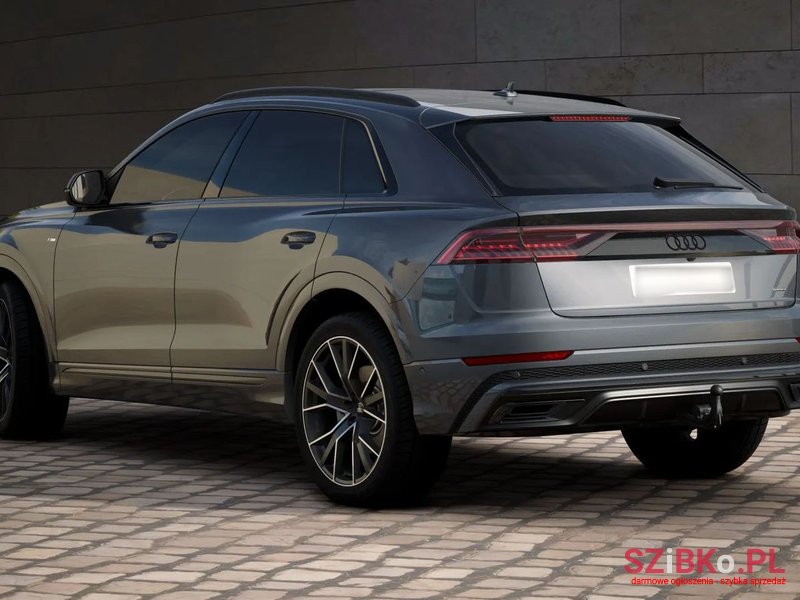 2023' Audi Q8 photo #1