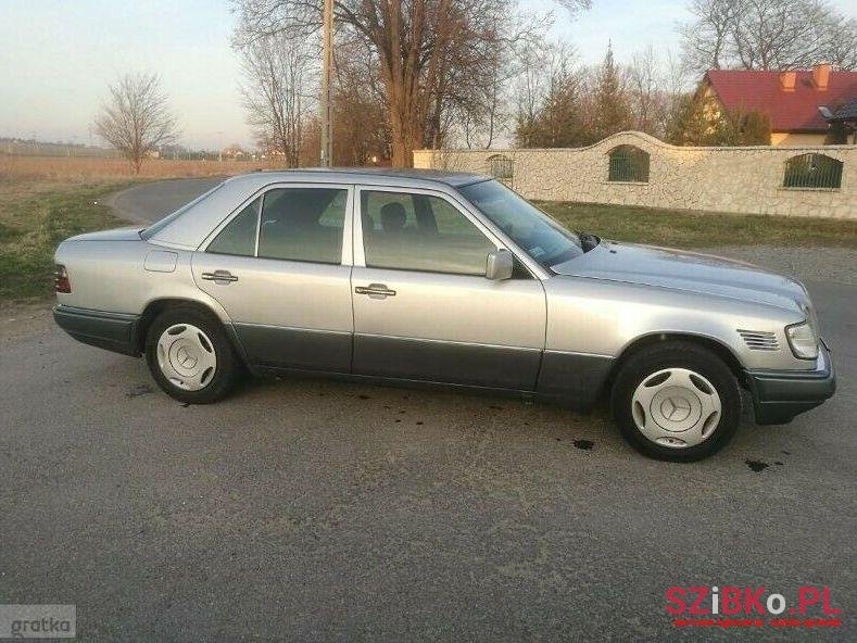 1994' Mercedes-Benz W124 photo #1