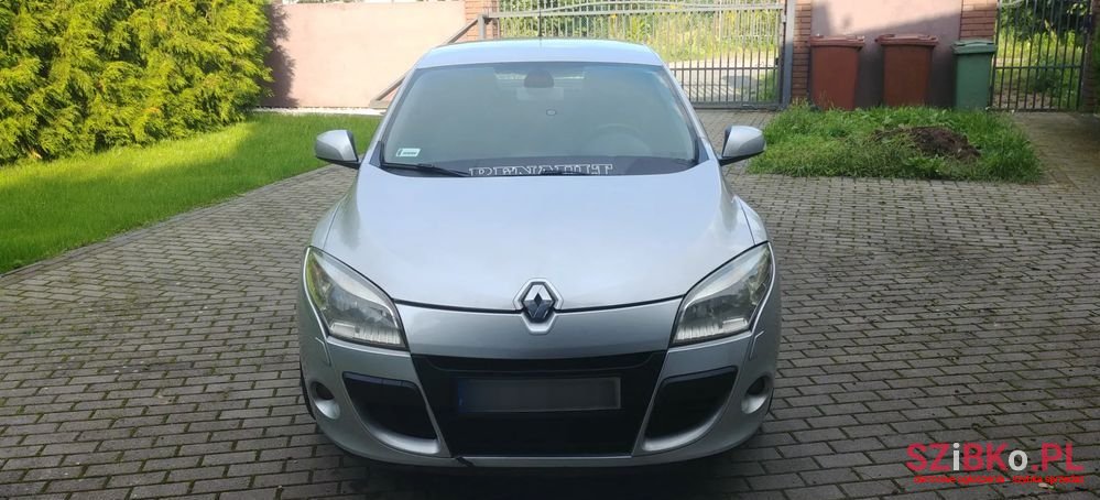 2009' Renault Megane photo #2