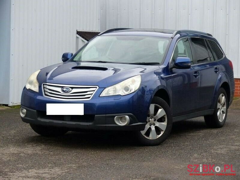 2011' Subaru Outback photo #1