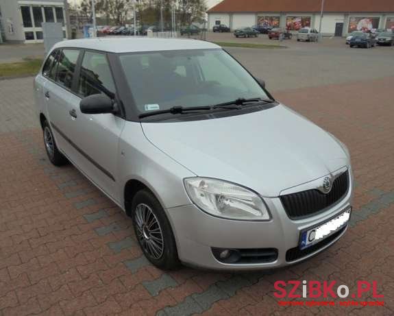 2008' Skoda Fabia photo #1