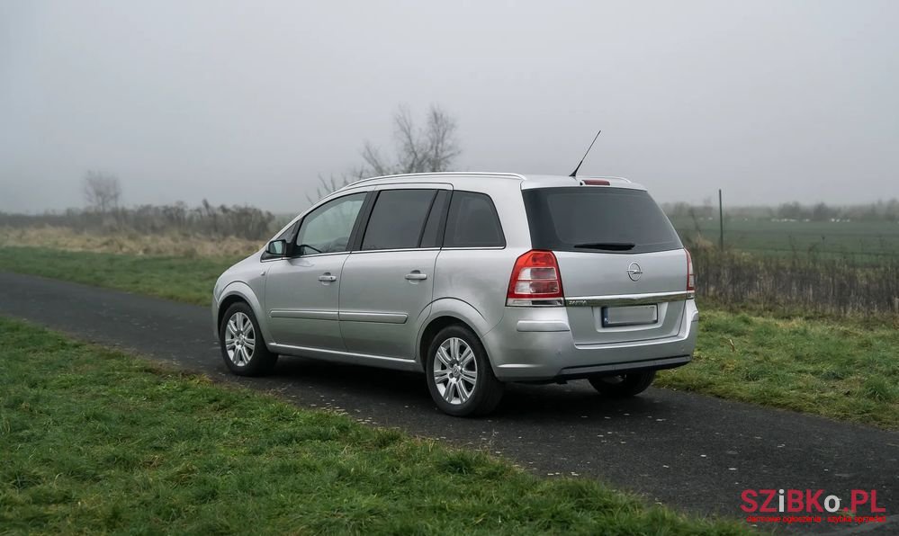 2009' Opel Zafira 1.8 Cosmo photo #3