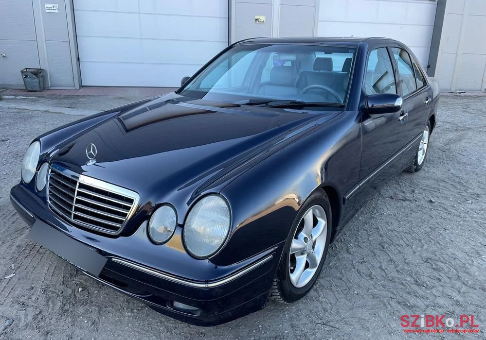 2001' Mercedes-Benz E-Class photo #1