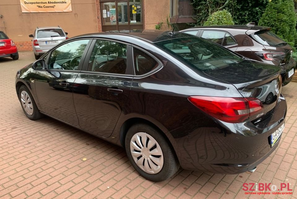 2016' Opel Astra photo #4