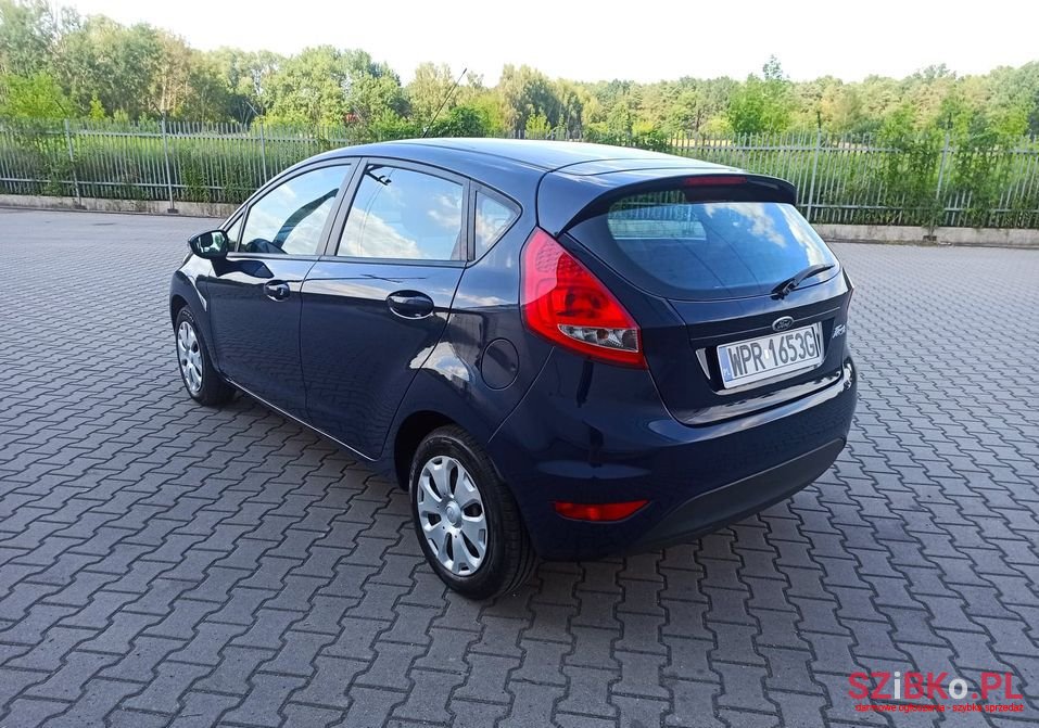 2011' Ford Fiesta photo #3