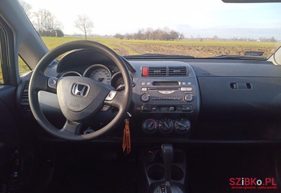 2004' Honda Jazz photo #6