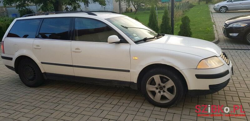 2003' Volkswagen Passat photo #3