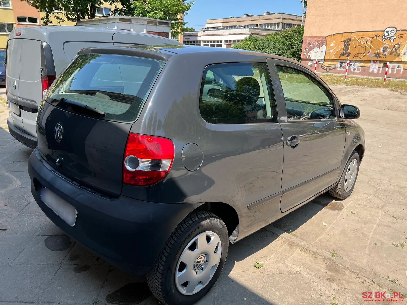 2007' Volkswagen Fox photo #3