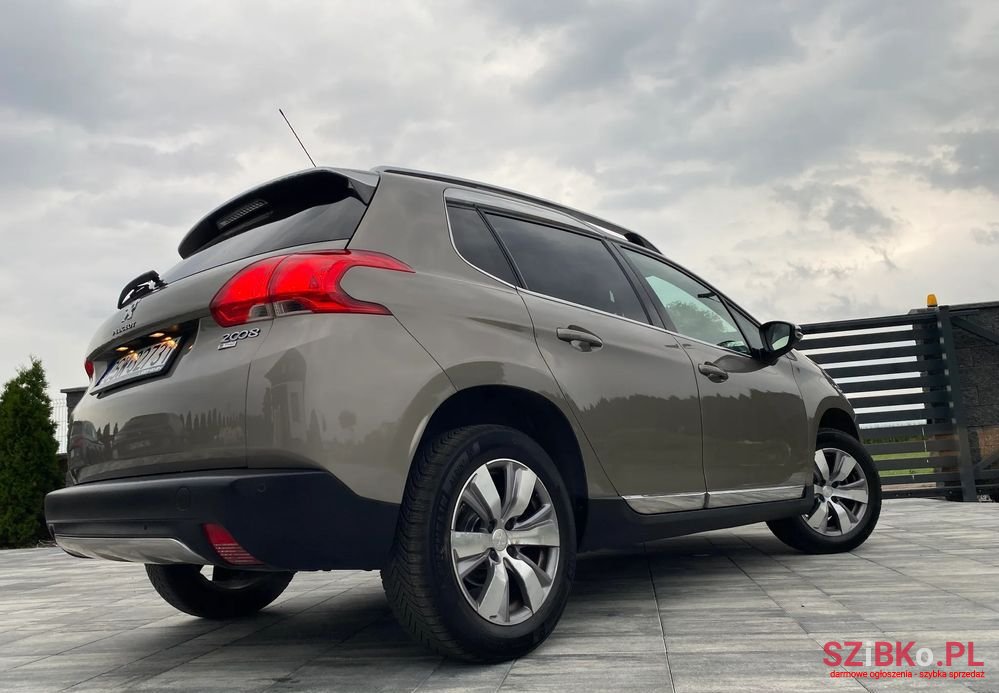 2015' Peugeot 2008 photo #2
