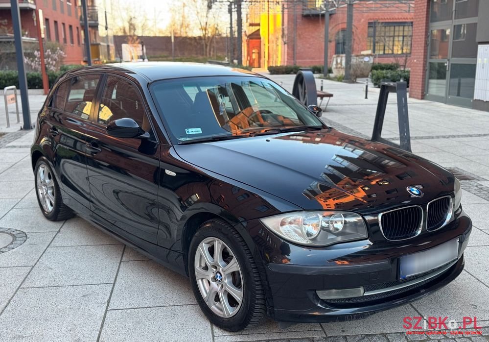 2007' BMW 1 Series 118D photo #1