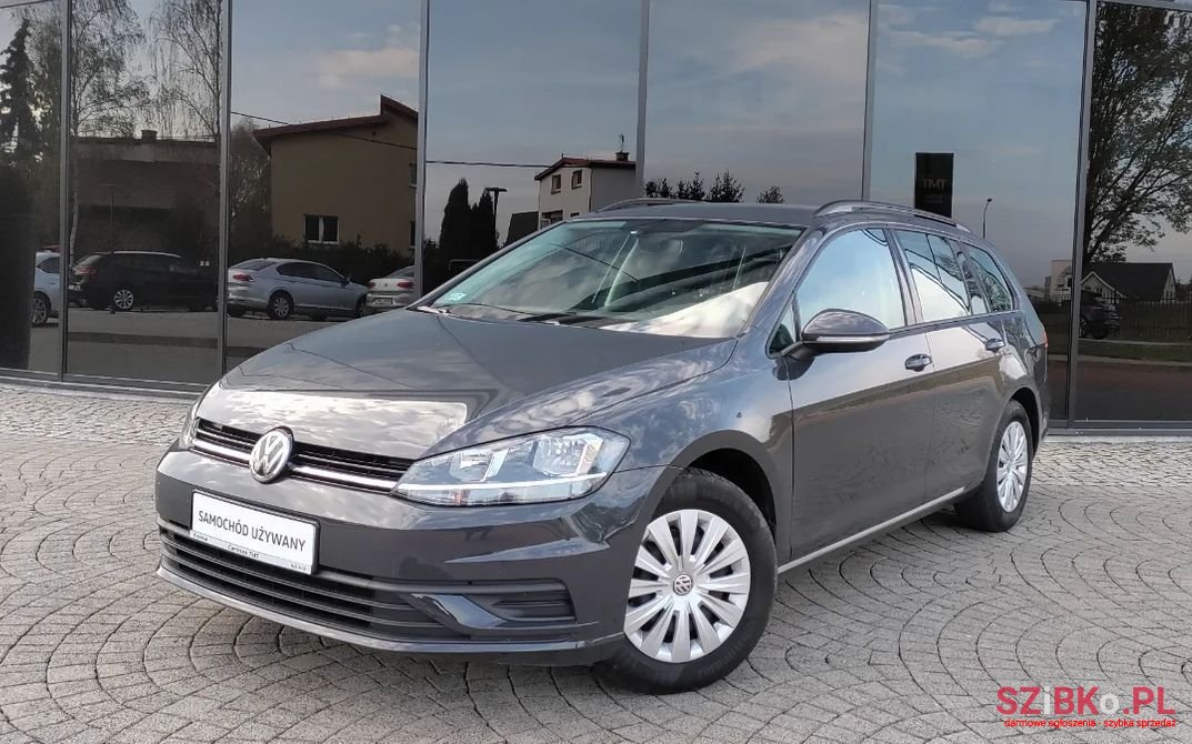 2019' Volkswagen Golf photo #1