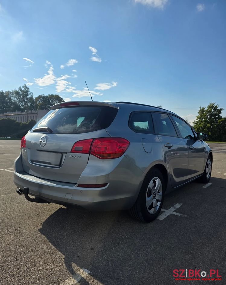 2012' Opel Astra 1.4 T Sport photo #2