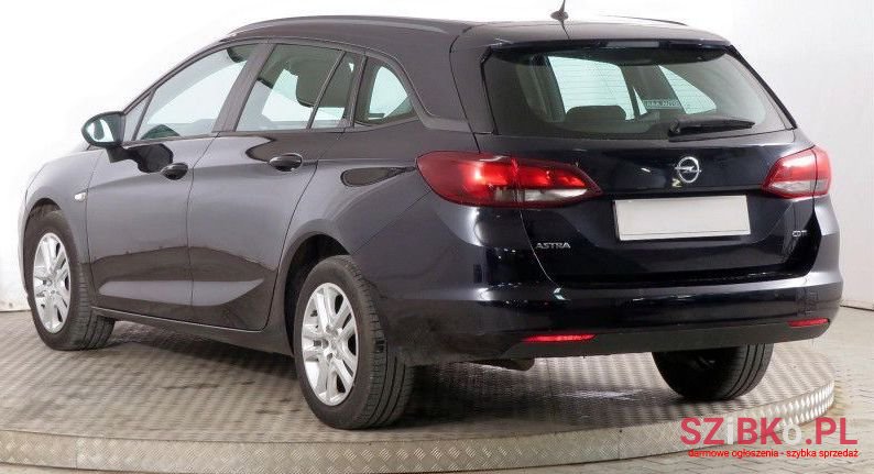 2017' Opel Astra photo #3
