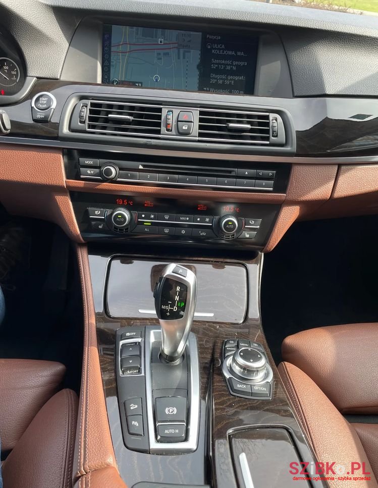 2011' BMW 5 Series 530D Xdrive photo #5