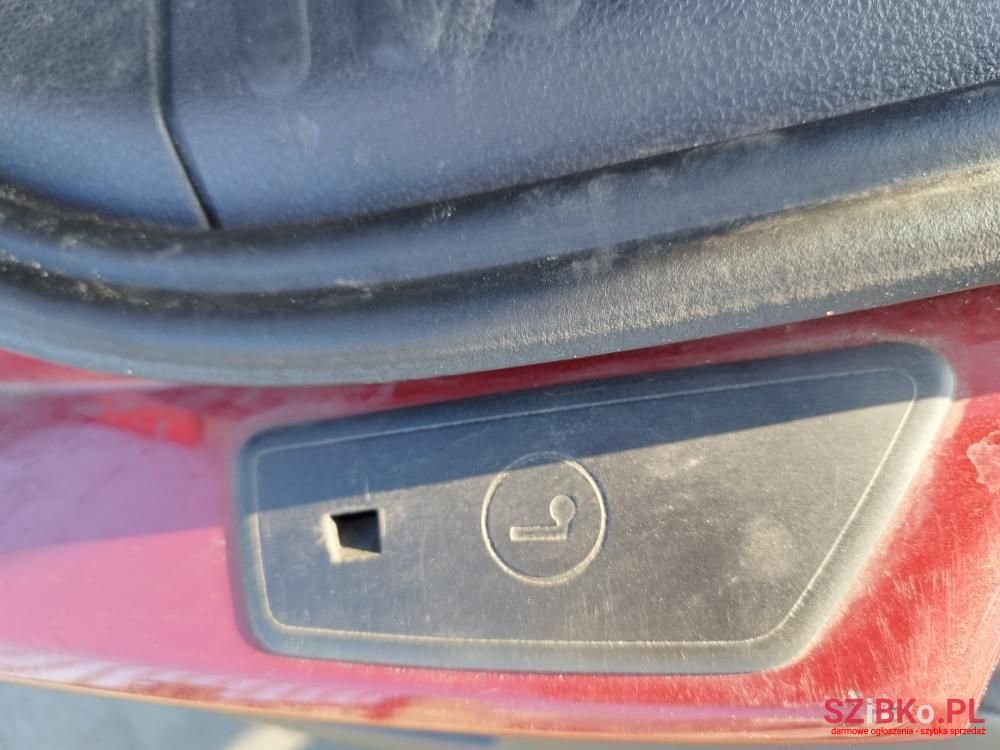 2012' Volkswagen Tiguan photo #3