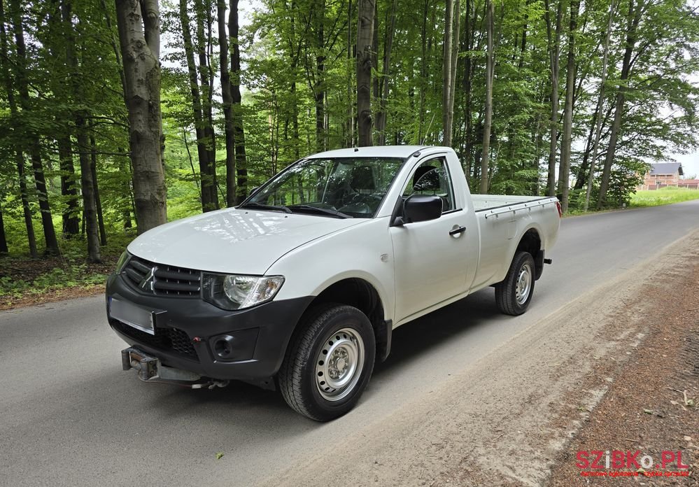 2013' Mitsubishi L200 photo #3