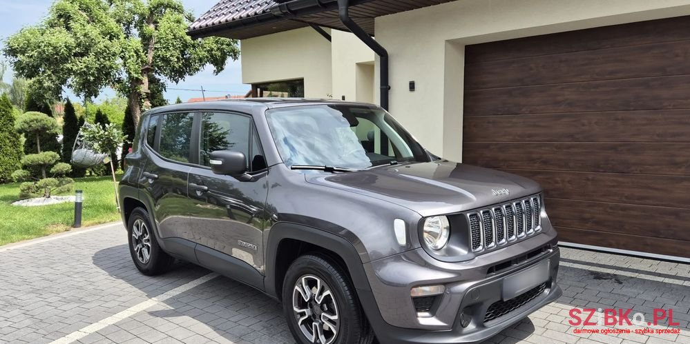 2019' Jeep Renegade photo #6